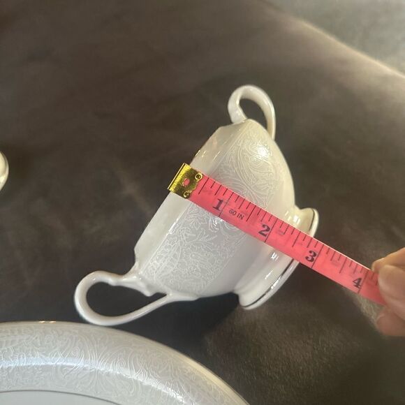 American Manor Real China Chantilly collection dinnerware . - Picture 11 of 14